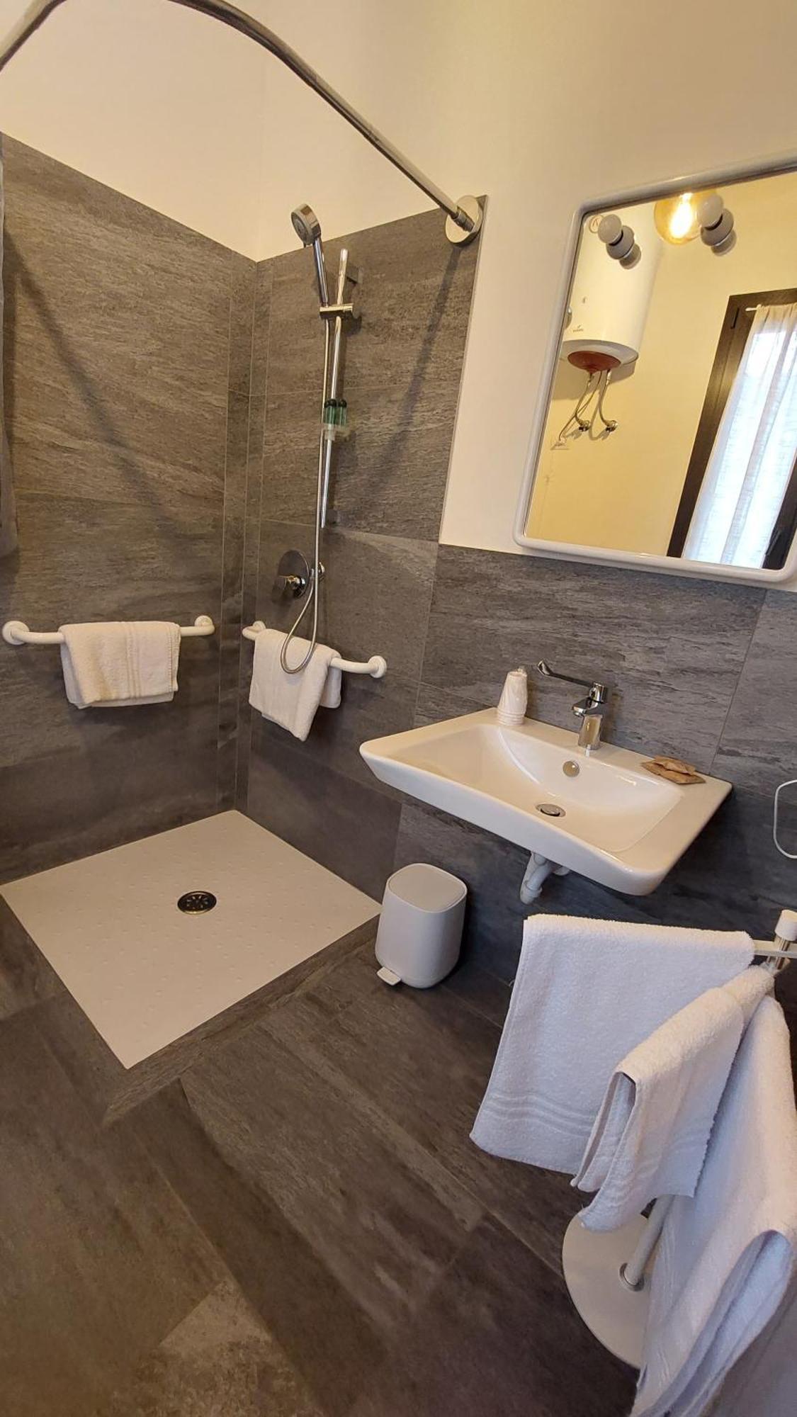 Agriturismo Pizzavacca Villanova sull'Arda ภายนอก รูปภาพ