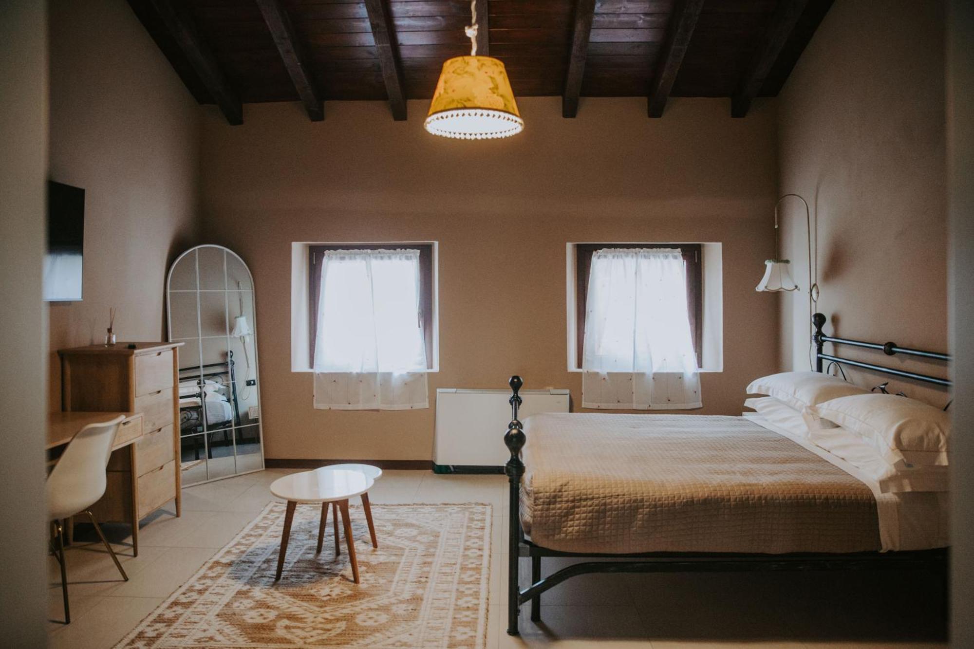 Agriturismo Pizzavacca Villanova sull'Arda ภายนอก รูปภาพ